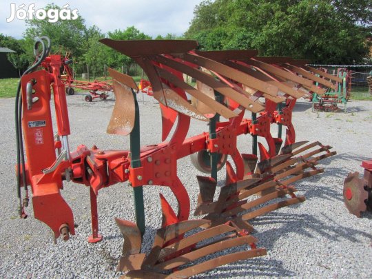 Eladó V&N 4 váltvaforgó eke