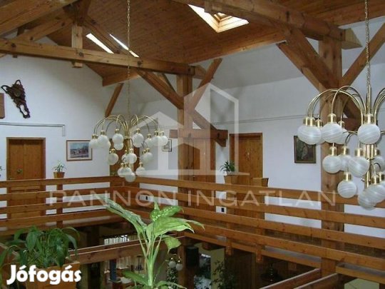 Eladó Vendéglátás, Alsóújlak 164.900.000 Ft