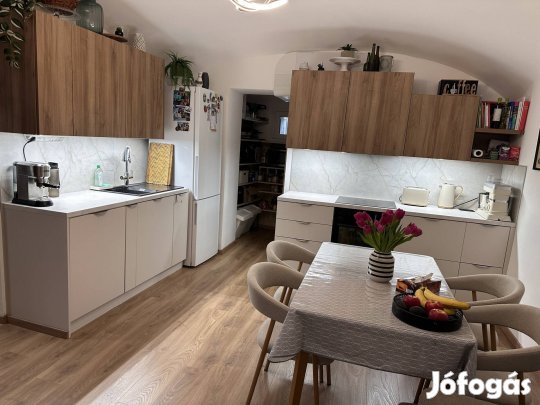 Eladó Veszprémi belvárosi lakás