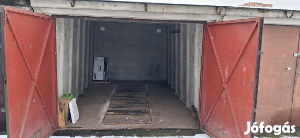Eladó X. kerületi Garázs