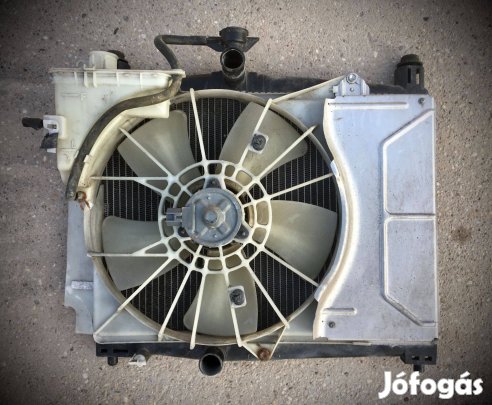 Eladó Yaris I. P1-es vízhűtő, ventillátor 15000ft. Bp/posta