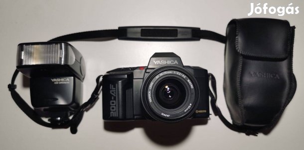 Eladó Yashica fényképezőgép és vaku