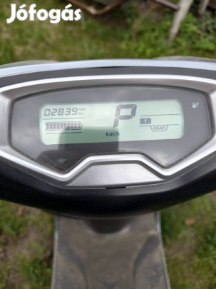 Eladó Ztech Zt38 robogó