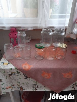 Eladó. 7.25 ml. dunctos üveg, / fehér. fedővel