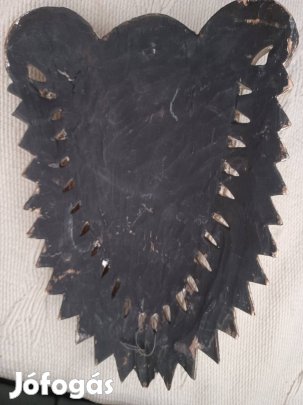 Elado  Bali Szigeteki Shri  Deva hindu istennő Debrecenben fafaragas