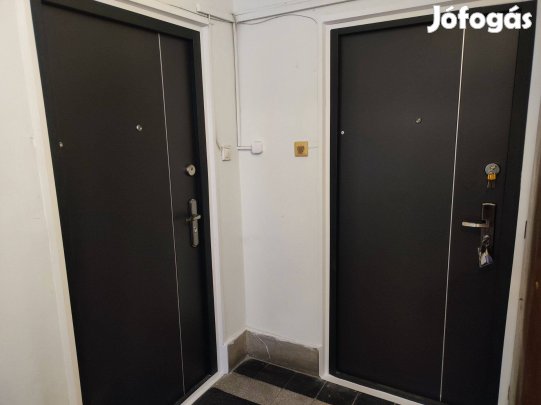 Eladó! Fém biztonsági bejárati ajtó!