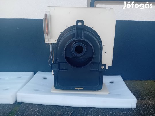 Eladó  GF 30.11F típusú öntvény parapetes konvektor. 