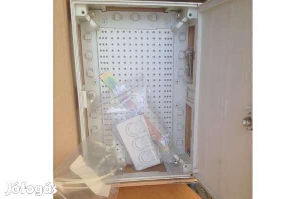 Eladó (Kronection Box III) Műanyag kivitelű kötődoboz!