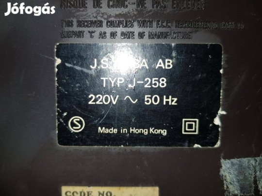 Eladó "Lloyd's" rádiós óra