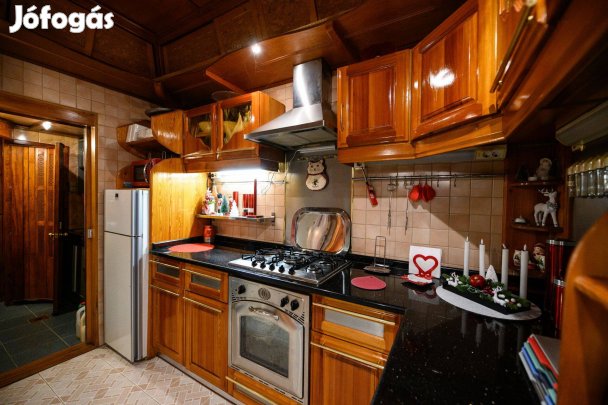 Eladó: Rómaifürdőn 2 262 m Telek, 243 m Épület