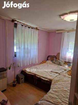 Eladó  családi ház, Hajdúböszörményben Középkertben