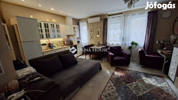 Eladó  felújított, 2 szobás lakás, Budapest 13. ker.