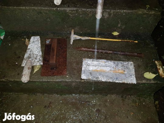 Eladó "kőműves" szerszámok