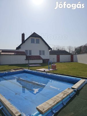 Eladó, ritka lehetőség a Szigetközben  medencés, szaunás családi