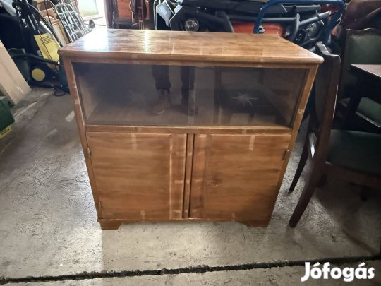 Elado  rudztikus komód