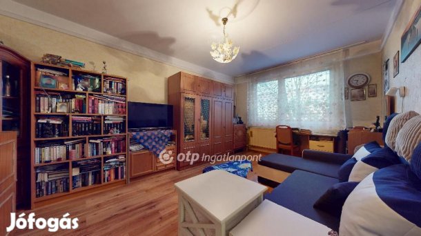 Eladó a Macropolis közelében egy 35 nm-es, másfél szobás lakás!