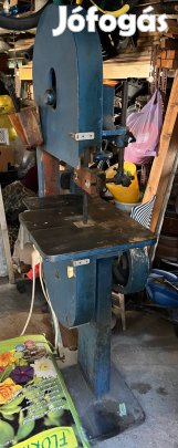Elado a fotokon látható gyári öntvényvázas 400-as szalagfürész gép