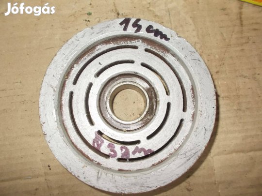 Eladó a képen látható 14 cm átmérőjű két pályás ékszíj tárcsa