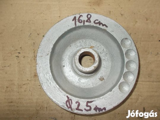 Eladó a képen látható 16,8 cm átmérőjű egy pályás ékszíj tárcsa