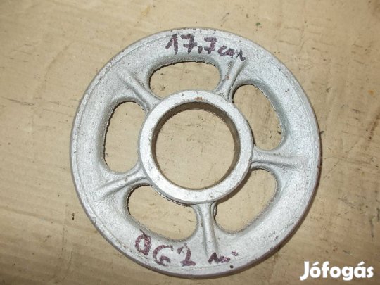 Eladó a képen látható 17,7 cm átmérőjű egy pályás ékszíj tárcsa