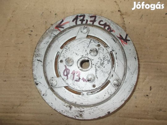 Eladó a képen látható 17,7 cm átmérőjű két pályás ékszíj tárcsa