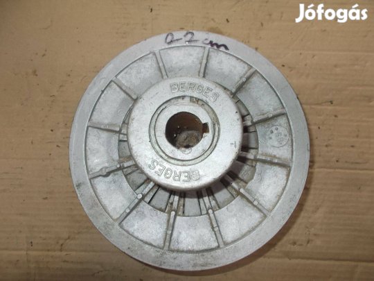 Eladó a képen látható 22 cm átmérőjű egy pályás ékszíj tárcsa 2