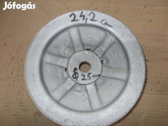 Eladó a képen látható 24,2 cm átmérőjű egy pályás ékszíj tárcsa