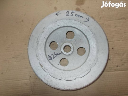 Eladó a képen látható 25 cm átmérőjű egy pályás ékszíj tárcsa