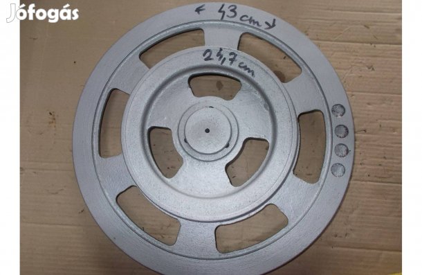 Eladó a képen látható 43 cm átmérőjű két pályás ékszíj tárcsa