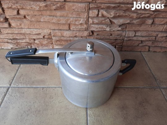 Eladó a képen látható 6 literes kukta!