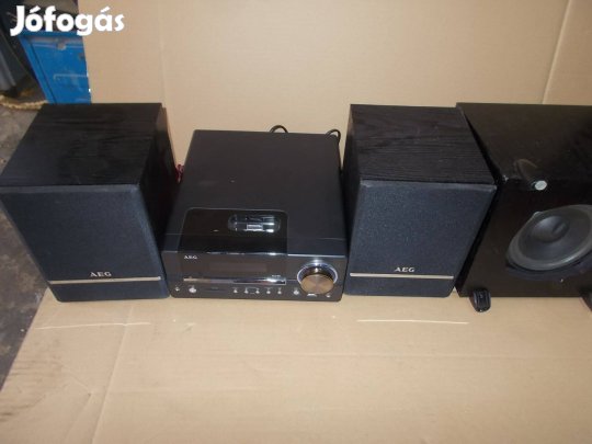 Eladó a képen látható AEG mini hifi hangfallal