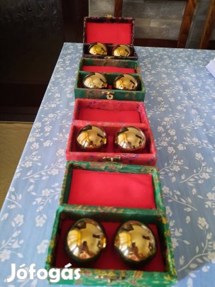 Eladó a képen látható Chi kung zengő masszázs golyók!