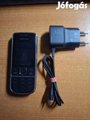 Eladó a képen látható Nokia 2700 classic független telefon.