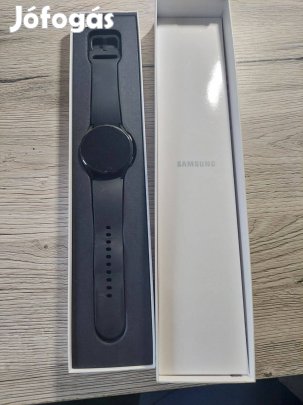 Eladó a képen látható Samsung Galaxy Watch4 40mm (SM-R860)