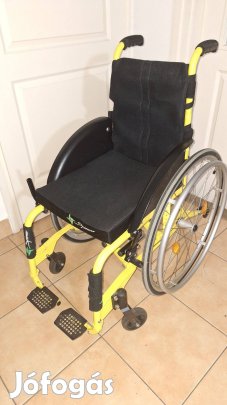 Eladó a képen látható Spinner aktív nagyon könnyú kerekesszék