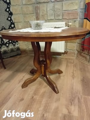 Eladó a képen látható "póklábú" Biedermayer stílusú intarziás asztal