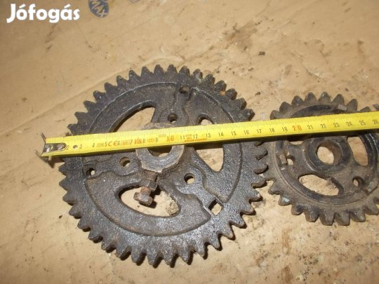 Eladó a képen látható acél fogaskerék párban 2 számú