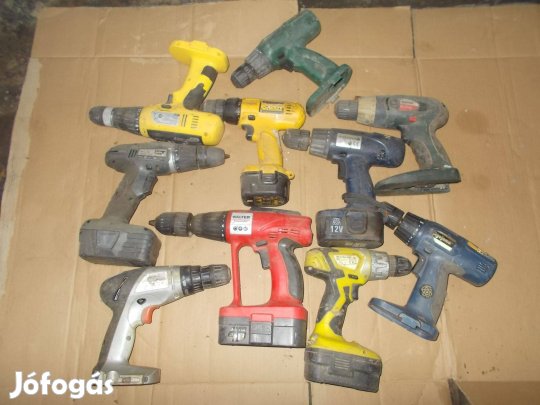 Eladó a képen látható aksis fúrógép csomag alkatrésznek