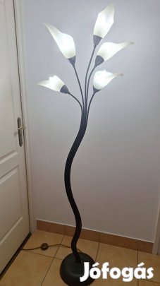 Eladó a képen látható antikolt szép virág alakú 5 ágú állólámpa