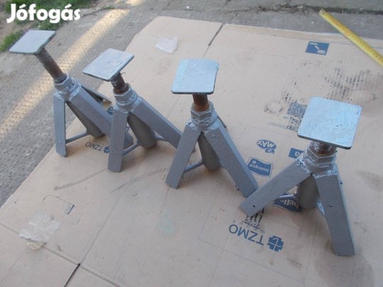 Eladó a képen látható autó alátámasztó bak csomag