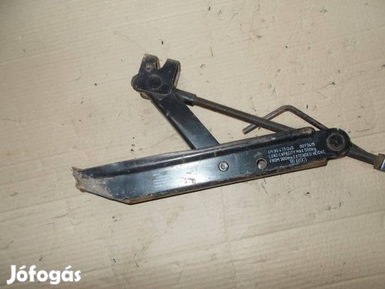 Eladó a képen látható autó emelő 36 számú