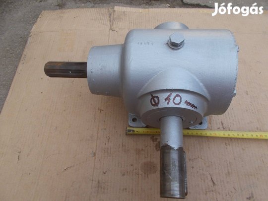 Eladó a képen látható bálázó hajtómű jó állapotban