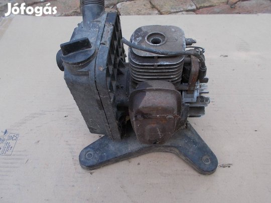 Eladó a képen látható benzines vízszivattyú alkatrésznek