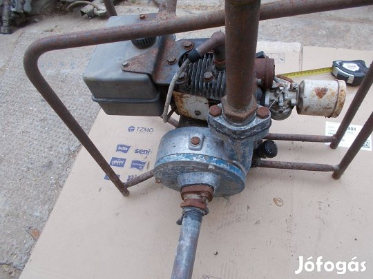 Eladó a képen látható benzines vízszivattyú fellelt állapotban