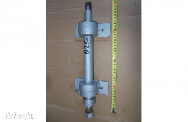 Eladó a képen látható csapágyazott tengely 11 számú