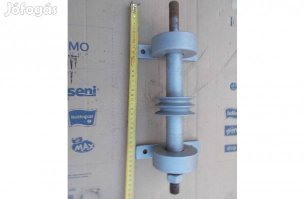 Eladó a képen látható csapágyazott tengely 13 számú