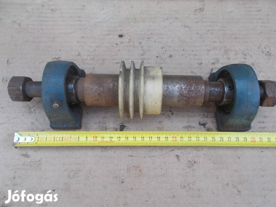 Eladó a képen látható csapágyazott tengely 4 számú