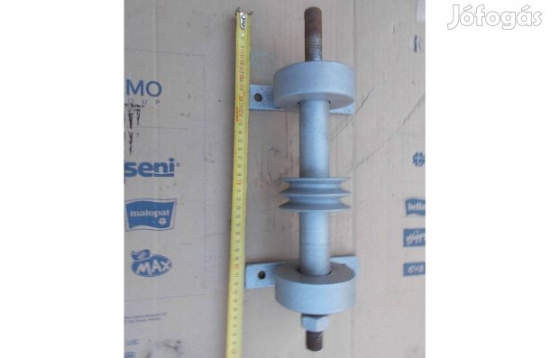 Eladó a képen látható csapágyazott tengely