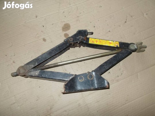Eladó a képen látható emelő jó állapotban 10 számú