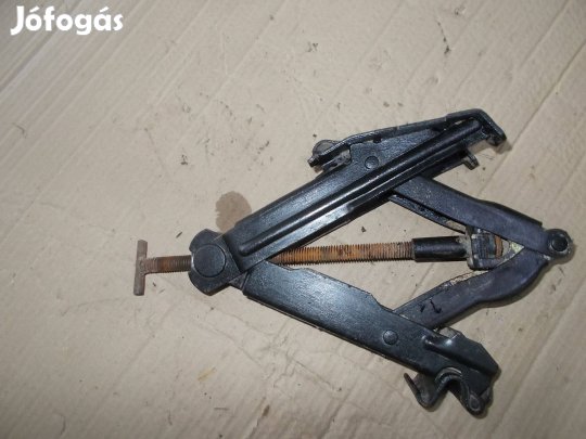 Eladó a képen látható emelő jó állapotban 25 számú